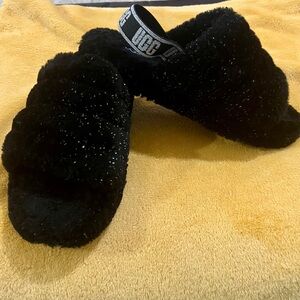 UGG Black Fluffy Slides with Logo Strap Sz 5